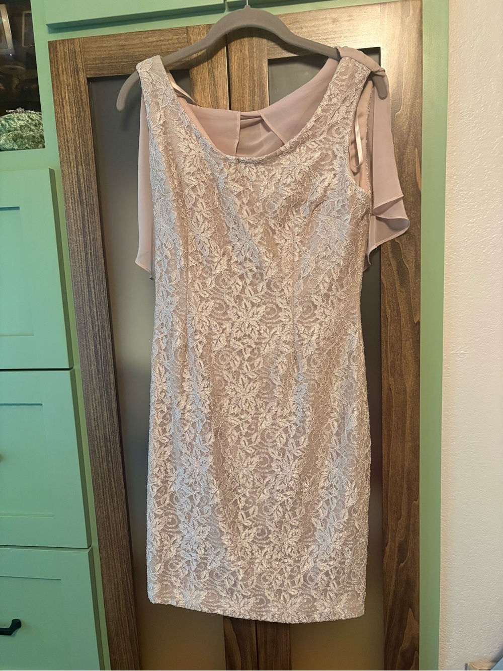 Jessica Howard Blush Lace Midi Dress with Sheer Sleeve Detail